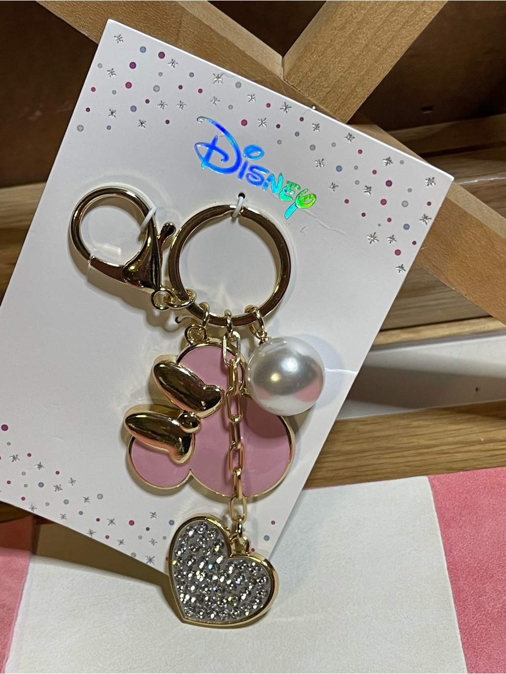 NWT Disney Gold-Tone Pink Minnie Mouse Key Chain / Crystal Heart/ Faux Pearl - Picture 9 of 9